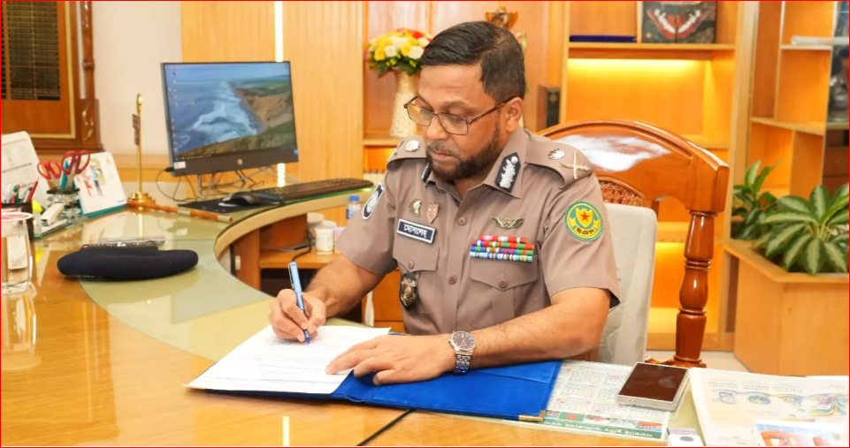 Mosleh Uddin Ahmed takes charge as DMP Commissioner