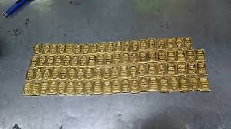 9.34kg seized from two airline staff at Dhaka airport