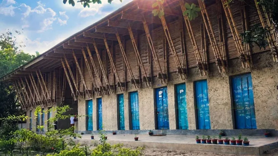 Dipshikha Meti School: A unique blend of earth, bamboo and thatch
