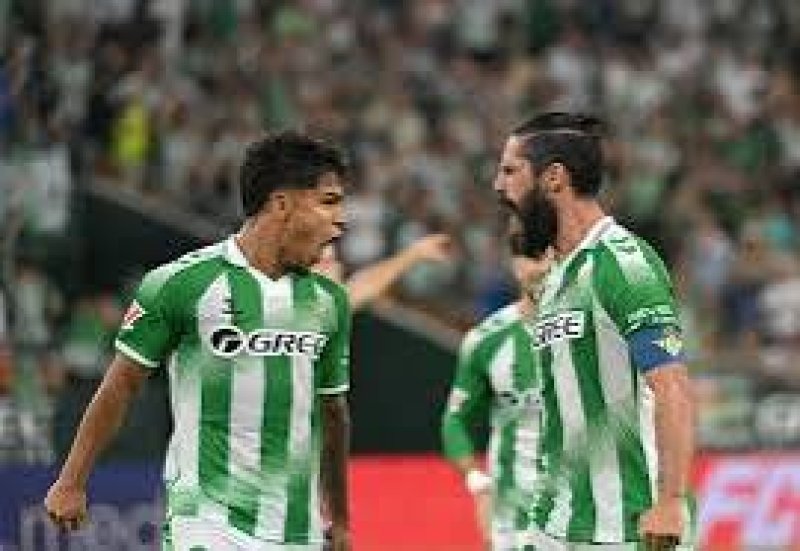 Isco's Betis rise back above Real Madrid to third