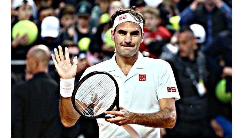 Injury forces Federer out, Kyrgios expelled after misbehavior