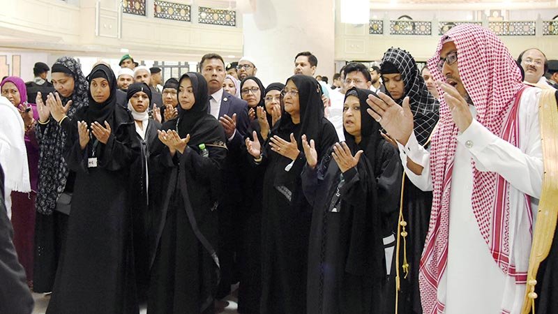 PM performs Umrah