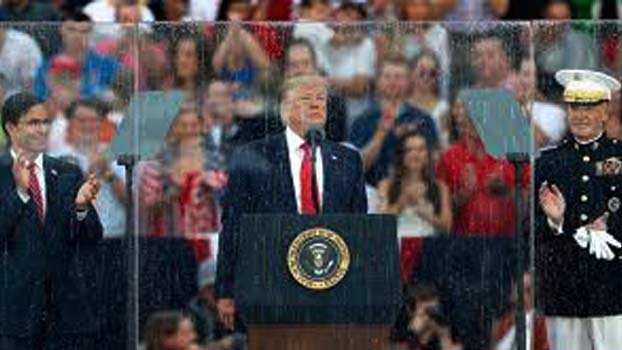 Trump praises US military in 4 July speech 