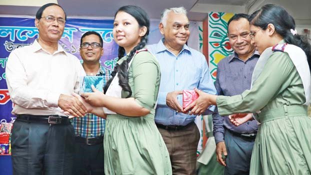 Milestone College  holds reception