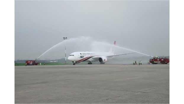 Biman gets third  Dreamliner ‘Gangchil’
