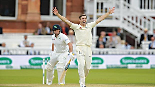 reland fail to make history as Woakes devastates them