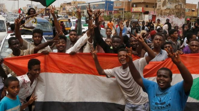 Sudan crisis: Military and opposition agree constitutional declaration