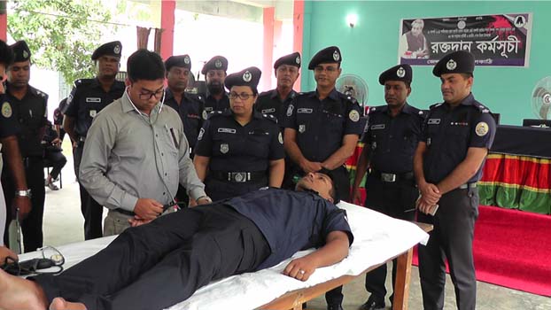 Blood Donation Progrmame Held In Jhalokathi - Bangladesh Post