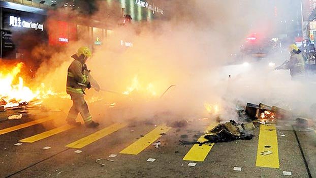 Hong Kong braces for airport protests after overnight unrest