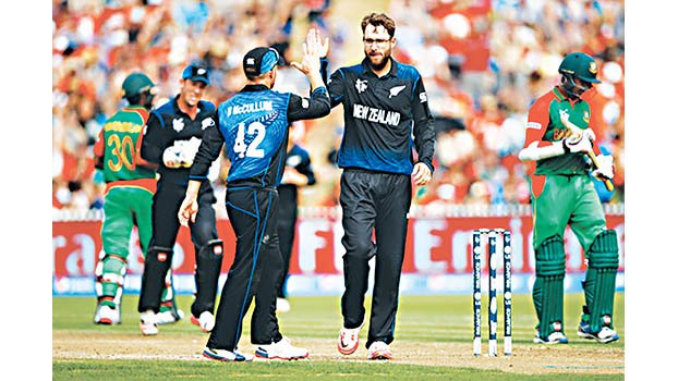 Vettori will be available by Oct 25: Akram Khan