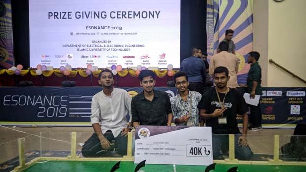 AIUB students win IUT EEE championships