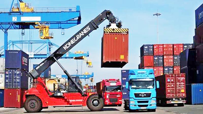 Falling exports deal blow to German trade surplus