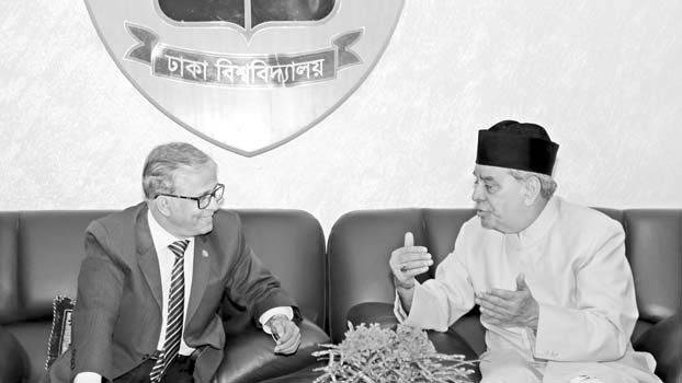 Aligarh Muslim University professor meets DU VC