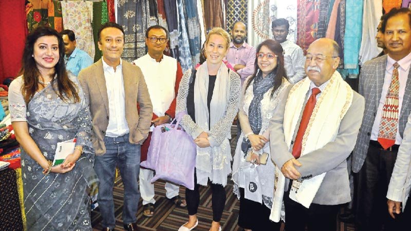 Handloom festival ends amid festivity