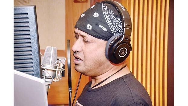 SI Tutul with two new songs