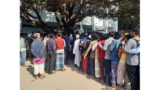 TCB starts open market onion sale in Thakurgaon