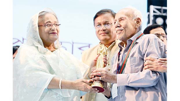Winners received awards from Prime Minister