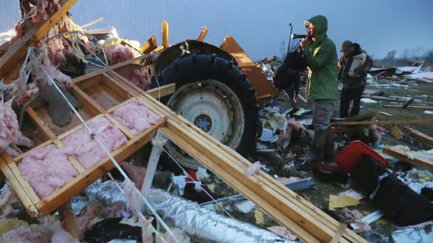 Tornadoes southeastern US kills least 3