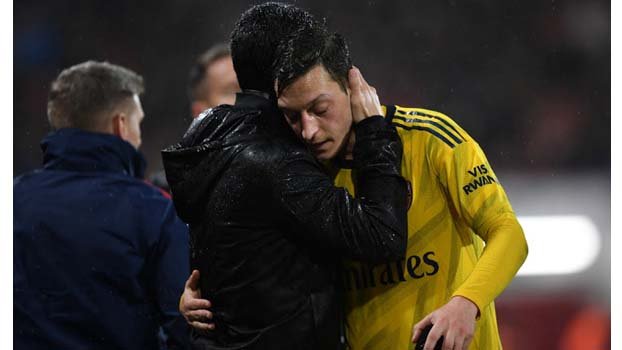 Arteta aims to solve Ozil issue as Chelsea clash looms