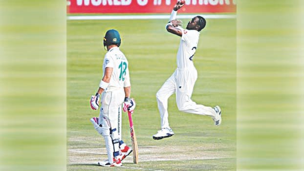 Archer in no-ball controversy