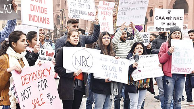 Thousands join India protests
