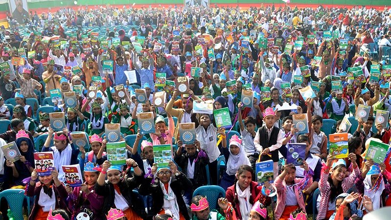 35cr free textbooks distributed