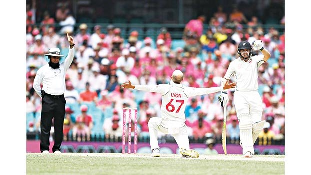 New Zealand in tricky situation after Lyon fifer