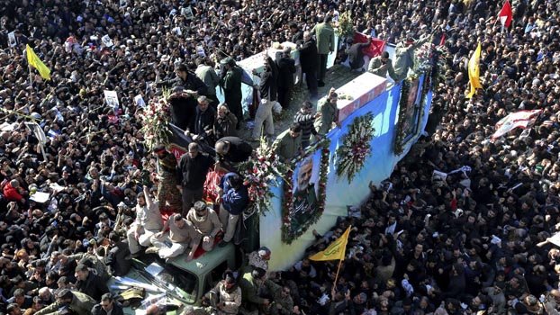 Qasem Soleimani: Stampede kills  more than 30 mourners at burial