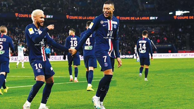 PSG thrash Saint-Etienne  to reach semis