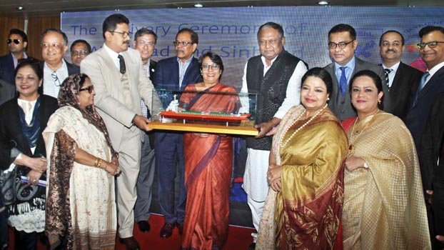 Bangladeshi ships go to India