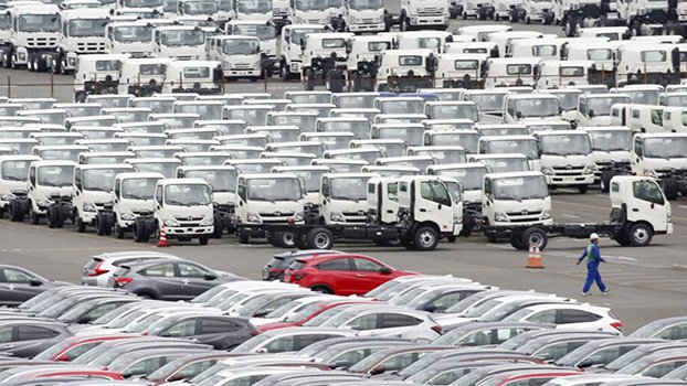 Japan has second straight year  of red ink on trade last year