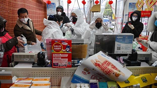  US orders evacuation, HK   declares state of emergency