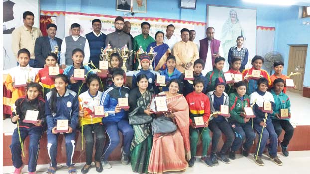 Girls college honoured for achievement in cricket - Bangladesh Post