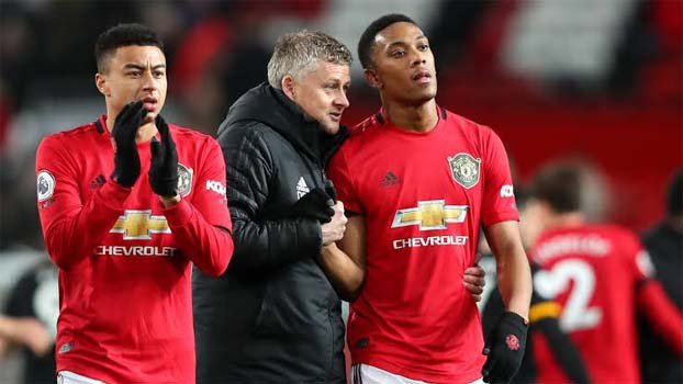 Solskjaer defends misfiring Martial