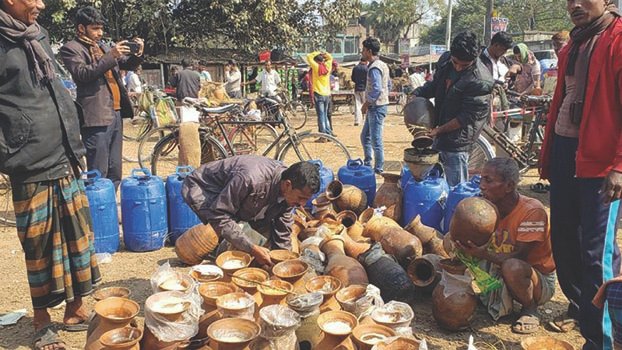 Kaliganj date molasses  market gains momentum