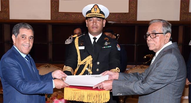 Algerian envoy presents credential to President