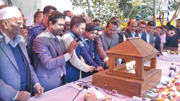 500 families get electricity  through sub-marine cable 