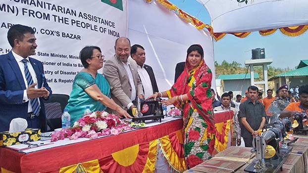 India sends new relief materials to Rohingyas