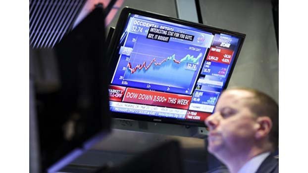 U.S. equities close mixed after volatile trading 