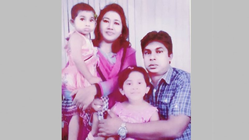 Woman kills her two babies, attempts to kill her