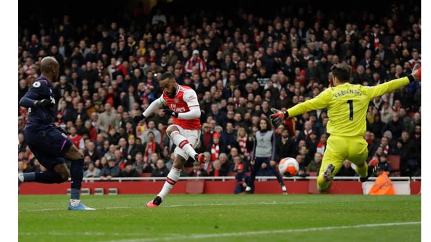 Arsenal’s unbeaten run extended by Lacazette strike 
