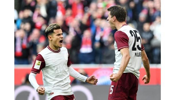 Bayern widenlead with Augsburg win