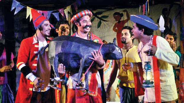 Kinu Kaharer Thetar  at Shilpakala today