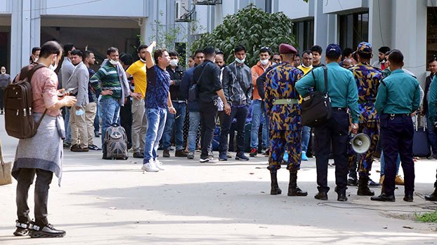Italy returnees demo at Ashkona Hajj camp