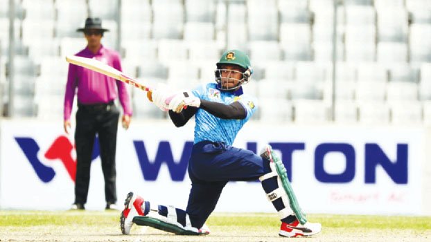 Mushfiqur leads Abahani to crushing victory with a century