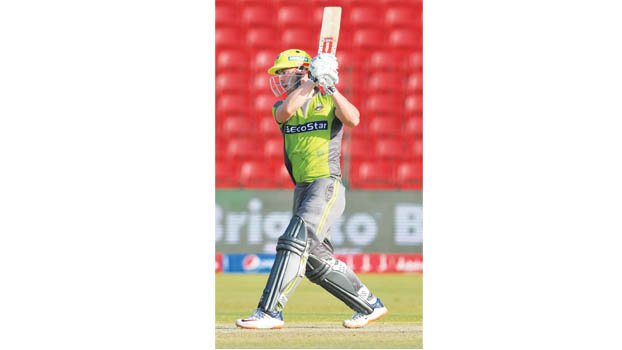 Lynn to leave   PSL and   return home