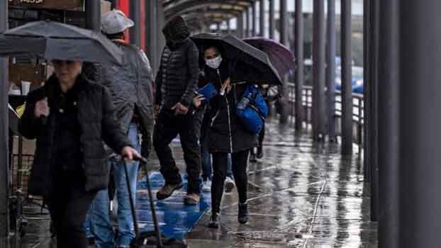 US and Mexico plan to close border to ‘non-essential travel’