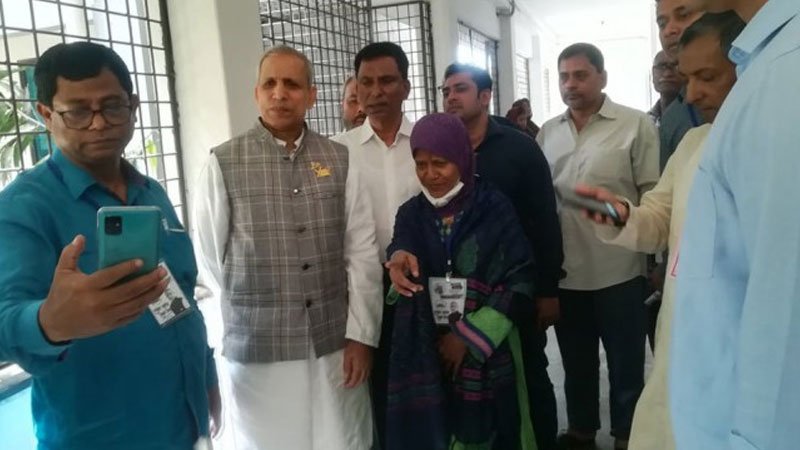 Dhaka-10 AL candidate fails to cast own vote