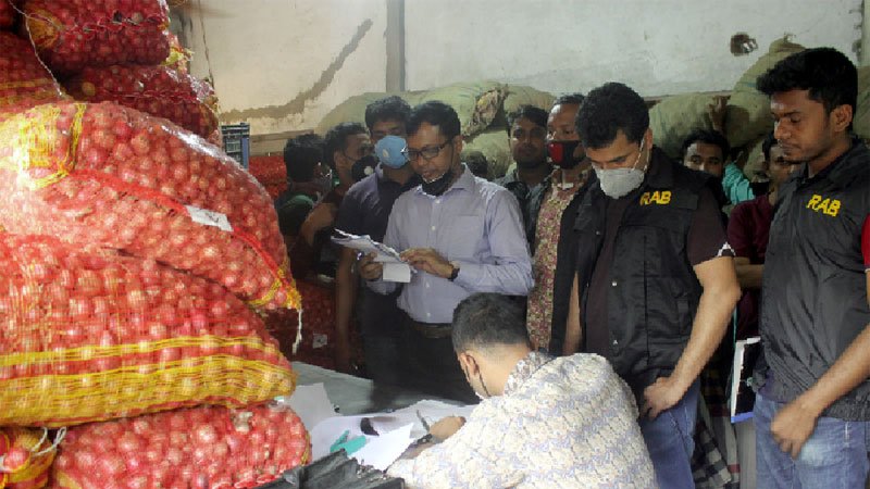 5 traders jailed, 14 fined