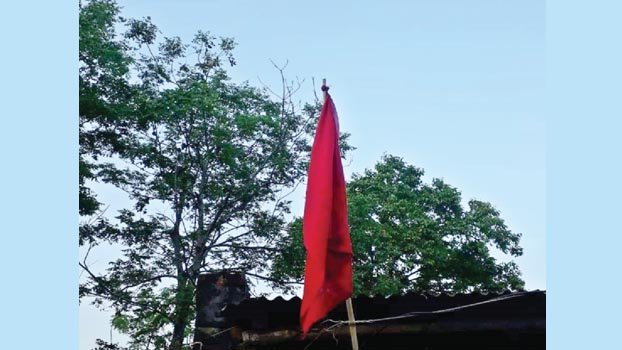 Red flags hoisted in front of 200 returnees’ houses